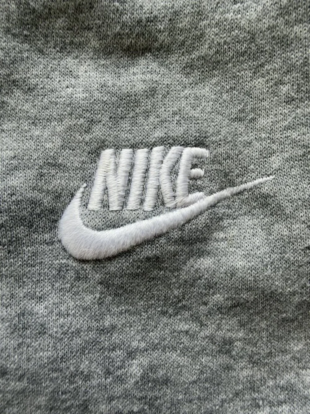 Nike Youth XL Gray Fleece Jogger Sweatpants Embroidered Logo Pockets